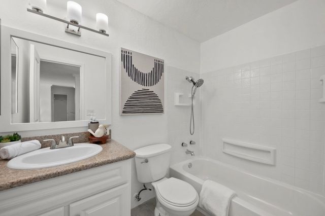 1085 Murrieta Blvd 222, Livermore, CA 94550