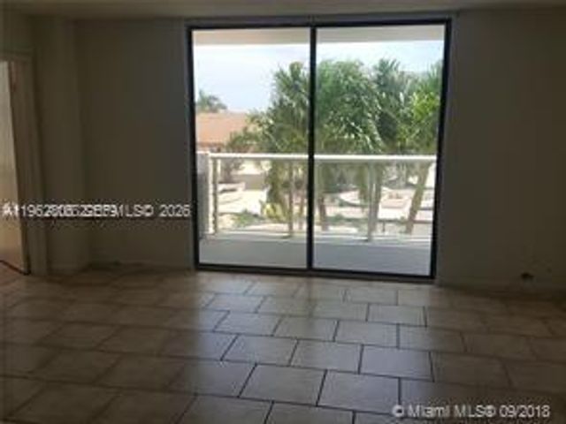 13499 Biscayne Blvd 506, North Miami, FL 33181