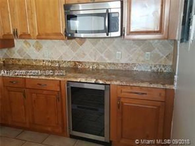 13499 Biscayne Blvd 506, North Miami, FL 33181