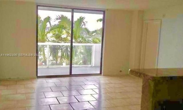 13499 Biscayne Blvd 506, North Miami, FL 33181