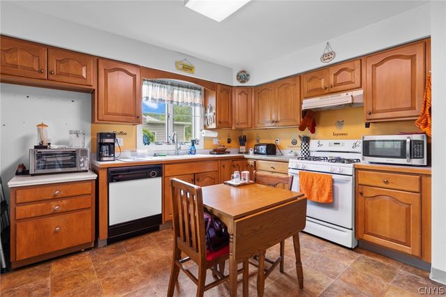 2 Scammell Avenue, Auburn, NY 13021