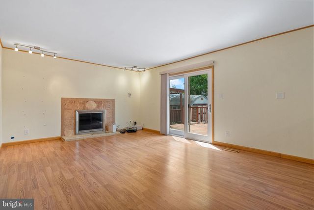 13 VILLAGE AVE, Marlton, NJ 08053