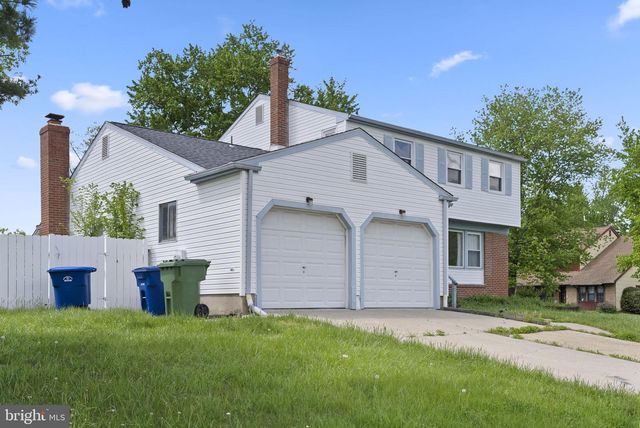 13 VILLAGE AVE, Marlton, NJ 08053
