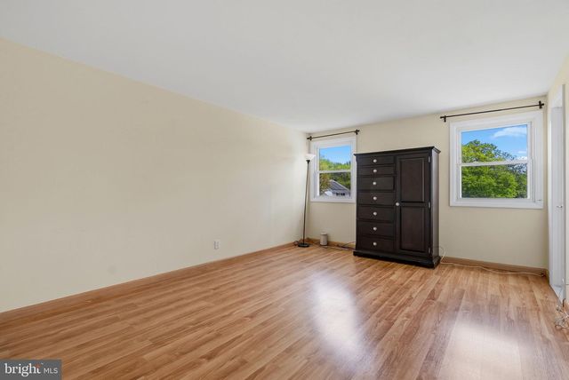 13 VILLAGE AVE, Marlton, NJ 08053