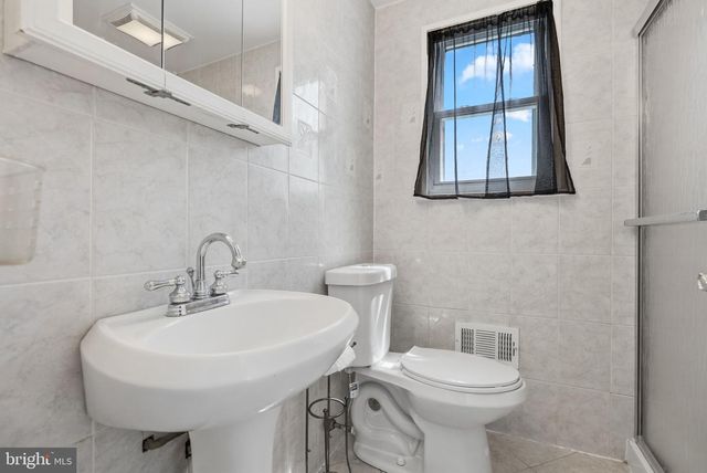 13 VILLAGE AVE, Marlton, NJ 08053