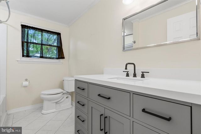 13 VILLAGE AVE, Marlton, NJ 08053