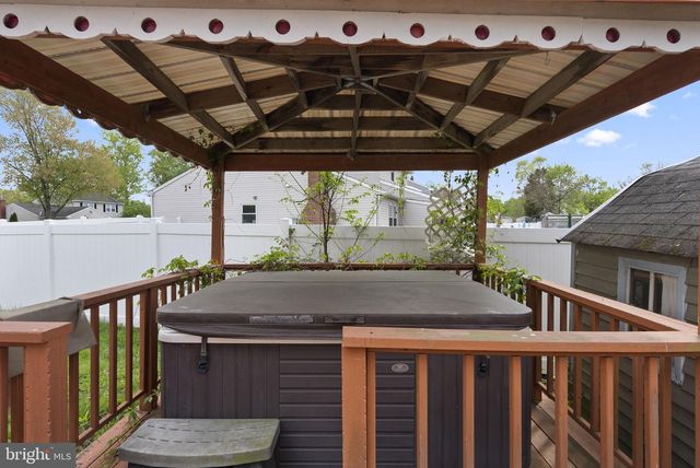 13 VILLAGE AVE, Marlton, NJ 08053