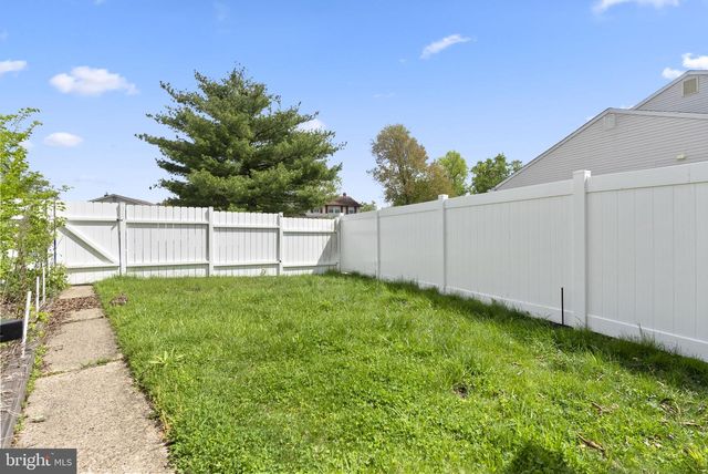 13 VILLAGE AVE, Marlton, NJ 08053