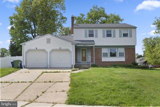 13 VILLAGE AVE, Marlton, NJ 08053