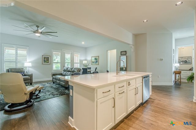 305 Dashing Sycamore Street, San Marcos, TX 78666