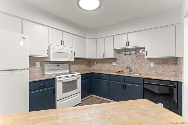 19623 Northridge Drive, Northville, MI 48167