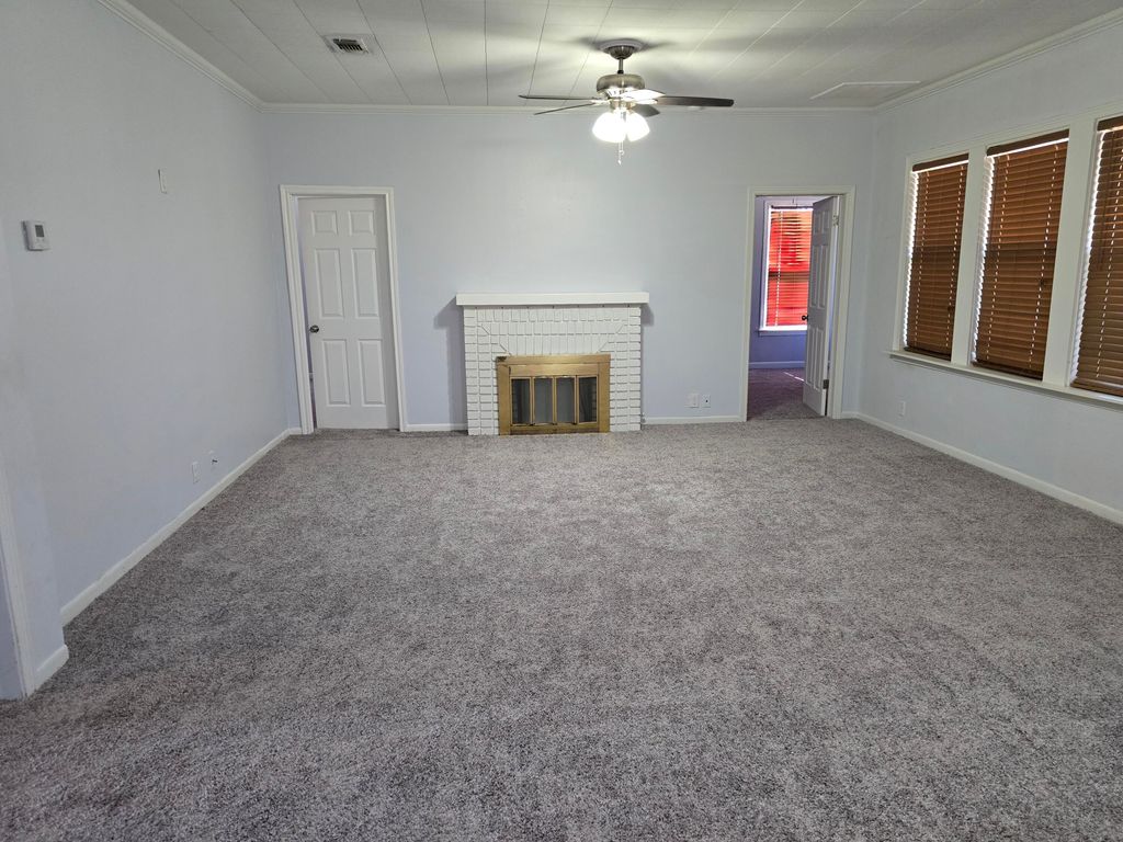 Image 2 of property listing at 210 N Jefferson Street 210, San Angelo, TX 76901