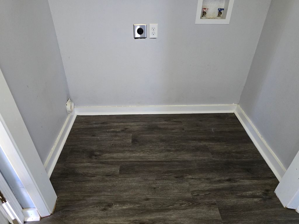 Image 7 of property listing at 210 N Jefferson Street 210, San Angelo, TX 76901