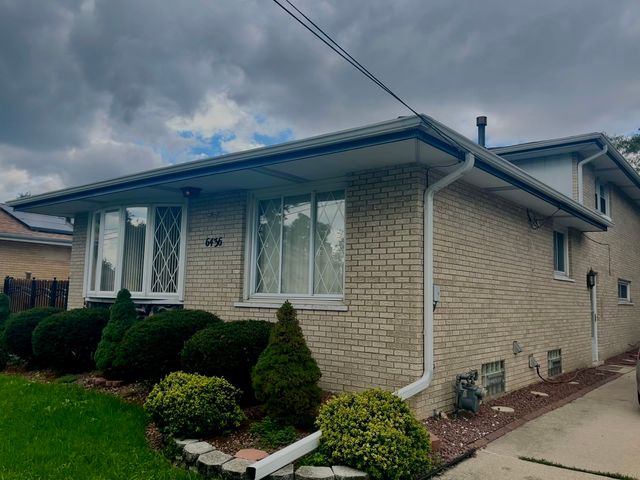 6436 W 89th Place, Oak Lawn, IL 60453
