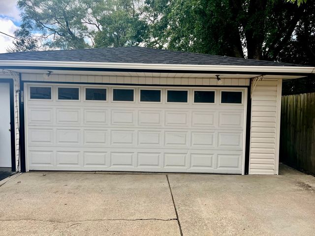 6436 W 89th Place, Oak Lawn, IL 60453