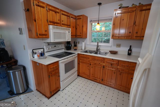 732 Honeysuckle Drive, Blairsville, GA 30512