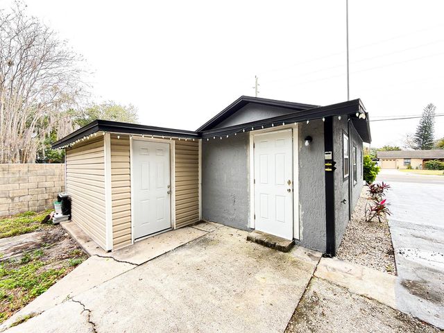 2882 SANFORD AVENUE, Sanford, FL 32773