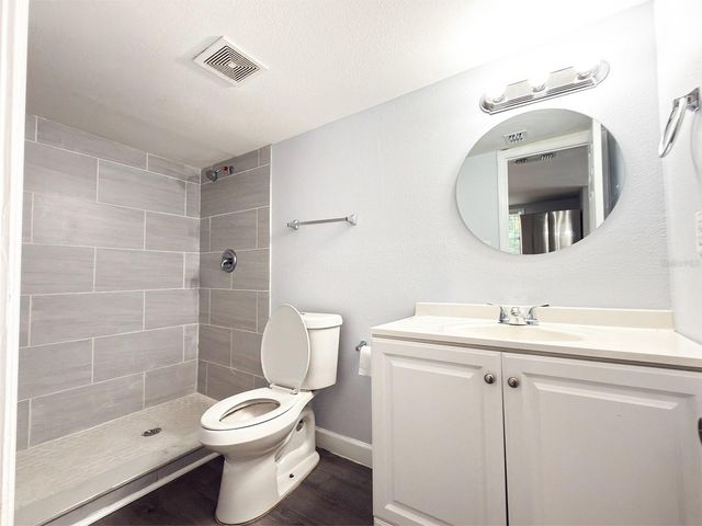 2882 SANFORD AVENUE, Sanford, FL 32773