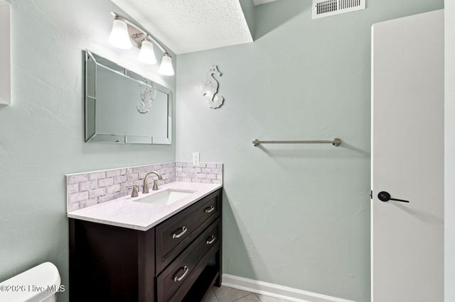 2000 New River Inlet Road 1410, N Topsail Beach, NC 28460