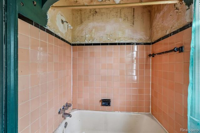 5969 Cadieux Road, Detroit, MI 48224