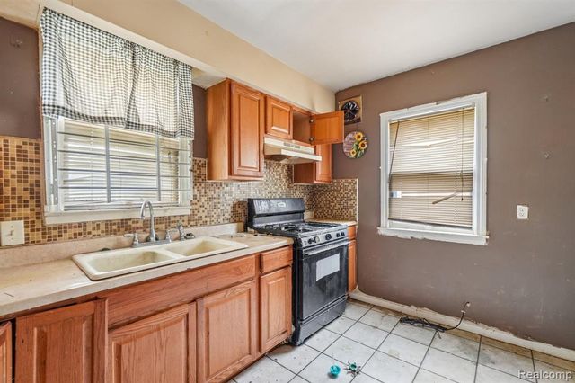 5969 Cadieux Road, Detroit, MI 48224