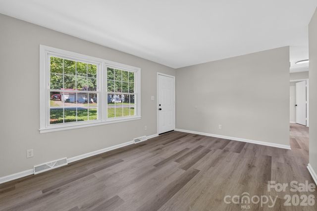 6820 Barrington Drive, Charlotte, NC 28215