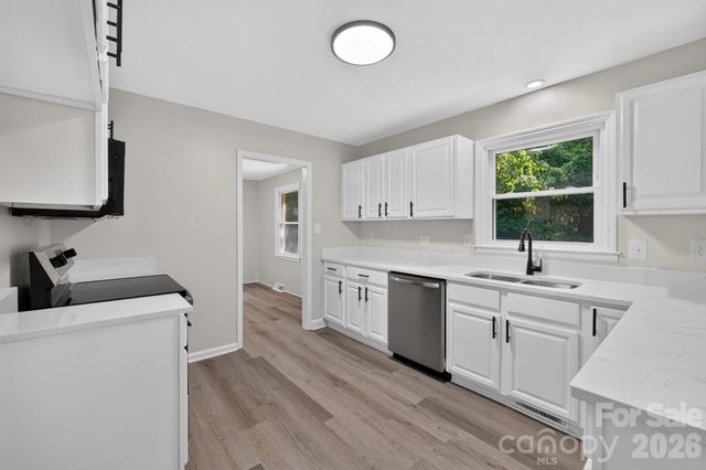 6820 Barrington Drive, Charlotte, NC 28215