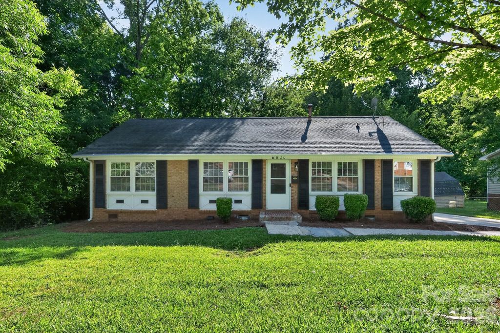 6820 Barrington Drive, Charlotte, NC 28215