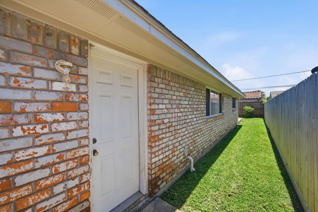 4908 Holly Park Drive, Pasadena, TX 77505