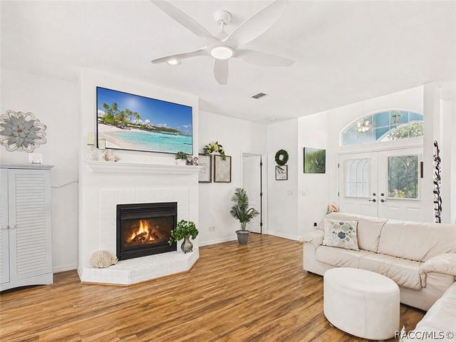 2 Speceberry Court S, Homosassa, FL 34446