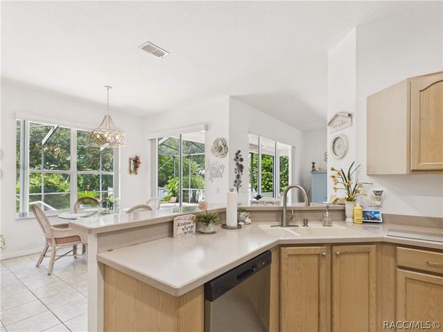 2 Speceberry Court S, Homosassa, FL 34446