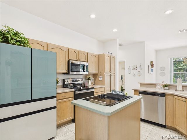 2 Speceberry Court S, Homosassa, FL 34446