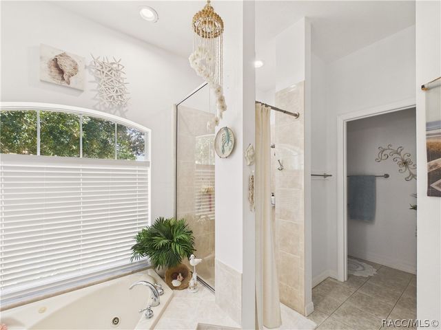 2 Speceberry Court S, Homosassa, FL 34446