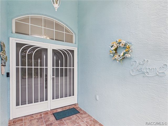 2 Speceberry Court S, Homosassa, FL 34446