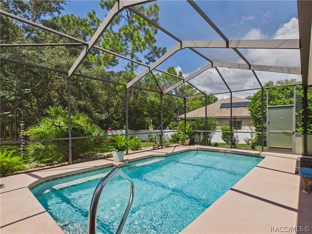 2 Speceberry Court S, Homosassa, FL 34446
