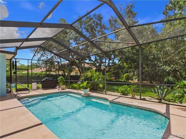 2 Speceberry Court S, Homosassa, FL 34446