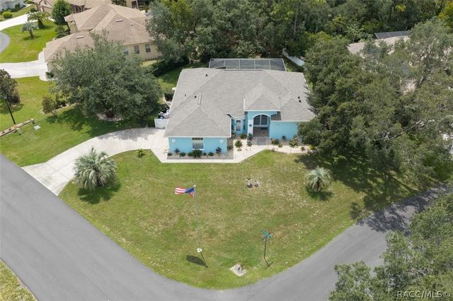 2 Speceberry Court S, Homosassa, FL 34446