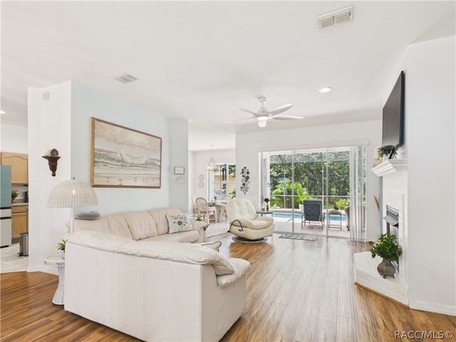 2 Speceberry Court S, Homosassa, FL 34446
