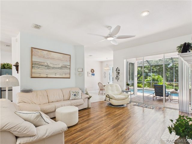 2 Speceberry Court S, Homosassa, FL 34446