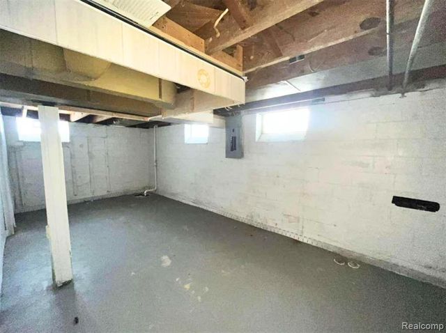 15211 Fairmount Drive, Detroit, MI 48205