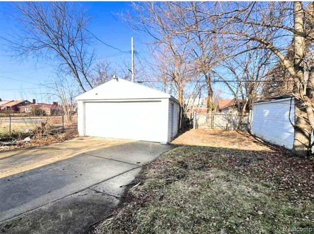 15211 Fairmount Drive, Detroit, MI 48205