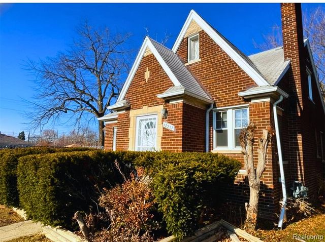 15211 Fairmount Drive, Detroit, MI 48205