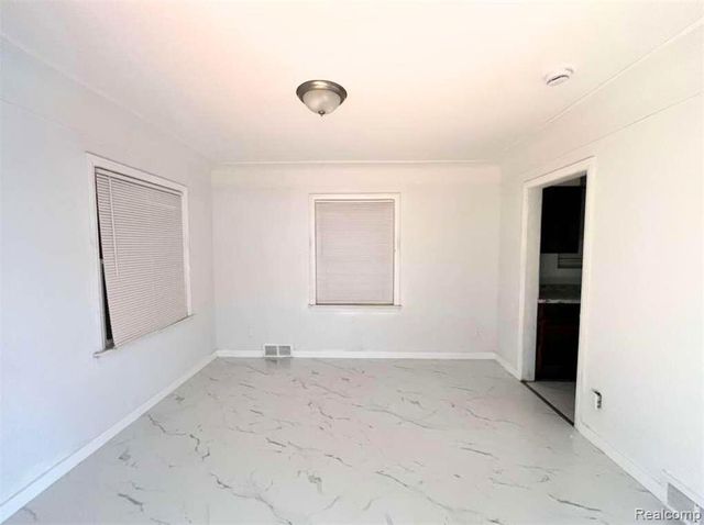 15211 Fairmount Drive, Detroit, MI 48205