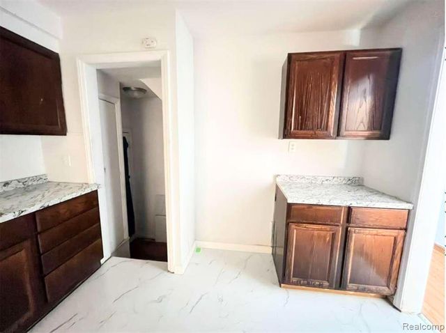 15211 Fairmount Drive, Detroit, MI 48205