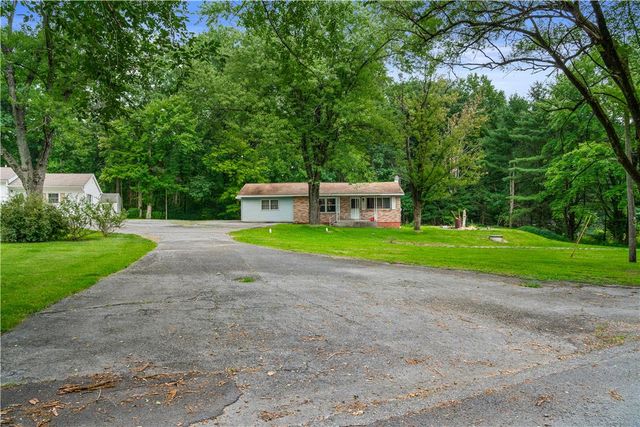1350 Spring Drive, Lehigh Twp, PA 18088