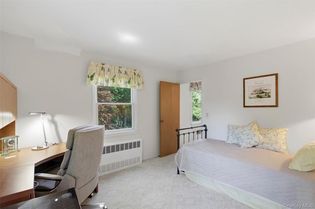 23 Woodhull Road, East Setauket, NY 11733