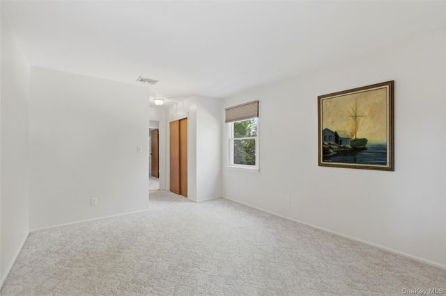 23 Woodhull Road, East Setauket, NY 11733