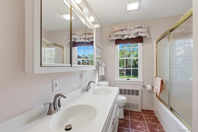 23 Woodhull Road, East Setauket, NY 11733