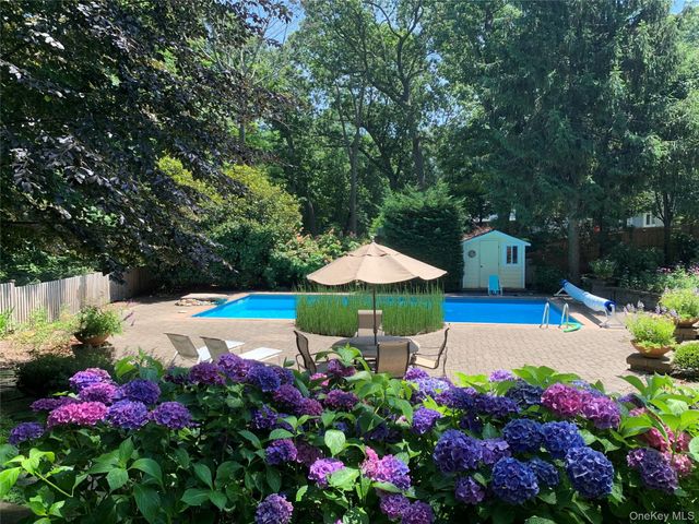 23 Woodhull Road, East Setauket, NY 11733