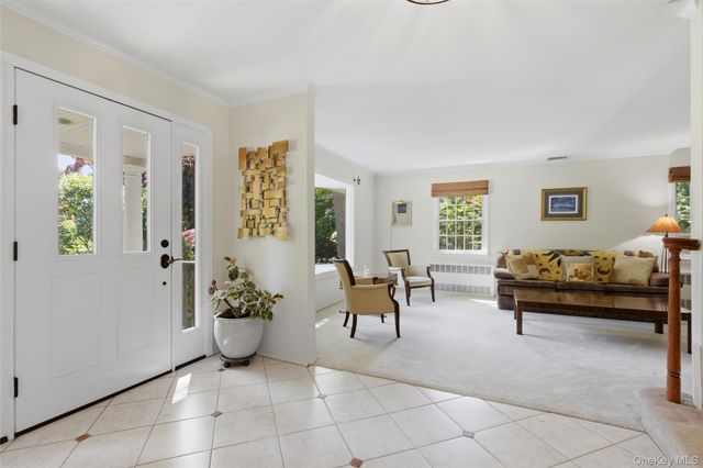 23 Woodhull Road, East Setauket, NY 11733